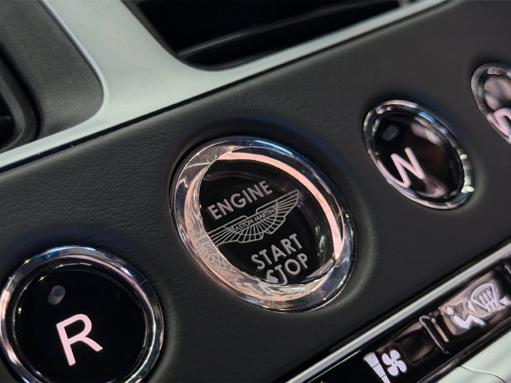 Used 2019 Aston Martin DB11 Coupe RWD image 29