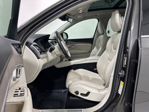 Used 2020 Volvo XC90 T6 Inscription w/ Protection Package Premier AWD/4WD image 4
