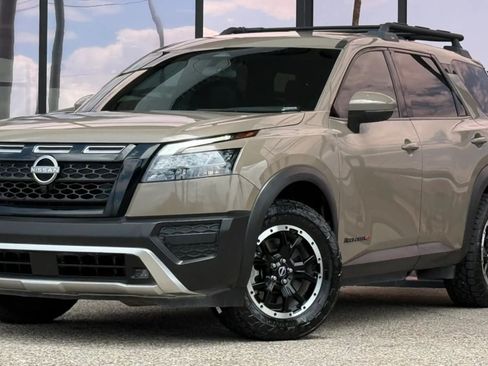 Used 2023 Nissan Pathfinder Rock Creek AWD/4WD image 2