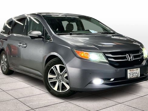 Used 2014 Honda Odyssey Touring image 2