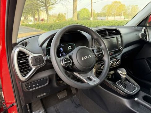 Certified 2024 Kia Soul LX w/ Option Group 015 image 11