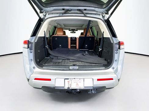 Used 2022 Nissan Pathfinder Platinum w/ Lighting Package (N93) image 27