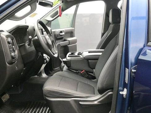 Used 2019 Chevrolet Silverado 1500 Custom Trail Boss w/ Custom Convenience Package image 17