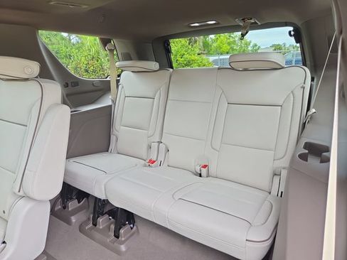 New 2026 GMC Yukon Denali w/ Denali Reserve Package AWD/4WD image 11