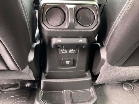 Used 2022 Jeep Wrangler Unlimited Sahara w/ Cold Weather Group AWD/4WD image 17