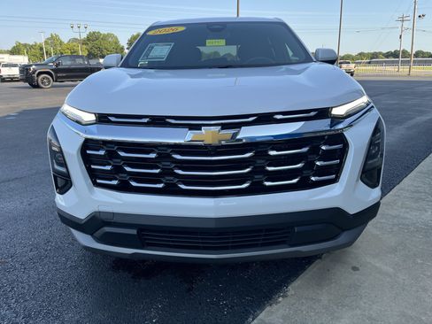 Used 2026 Chevrolet Equinox LT AWD/4WD image 8