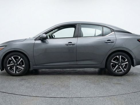 Used 2025 Nissan Sentra SV FWD image 5