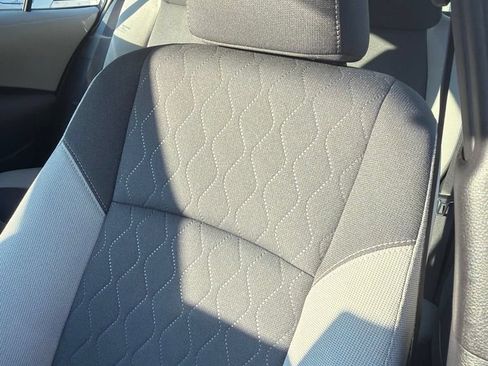 Used 2025 Toyota Corolla LE FWD image 5
