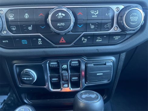 Used 2024 Jeep Wrangler Unlimited Sahara w/ Technology Group image 50