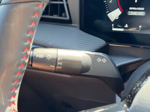 Used 2025 Nissan Kicks SR w/ SR Premium Package AWD/4WD image 15