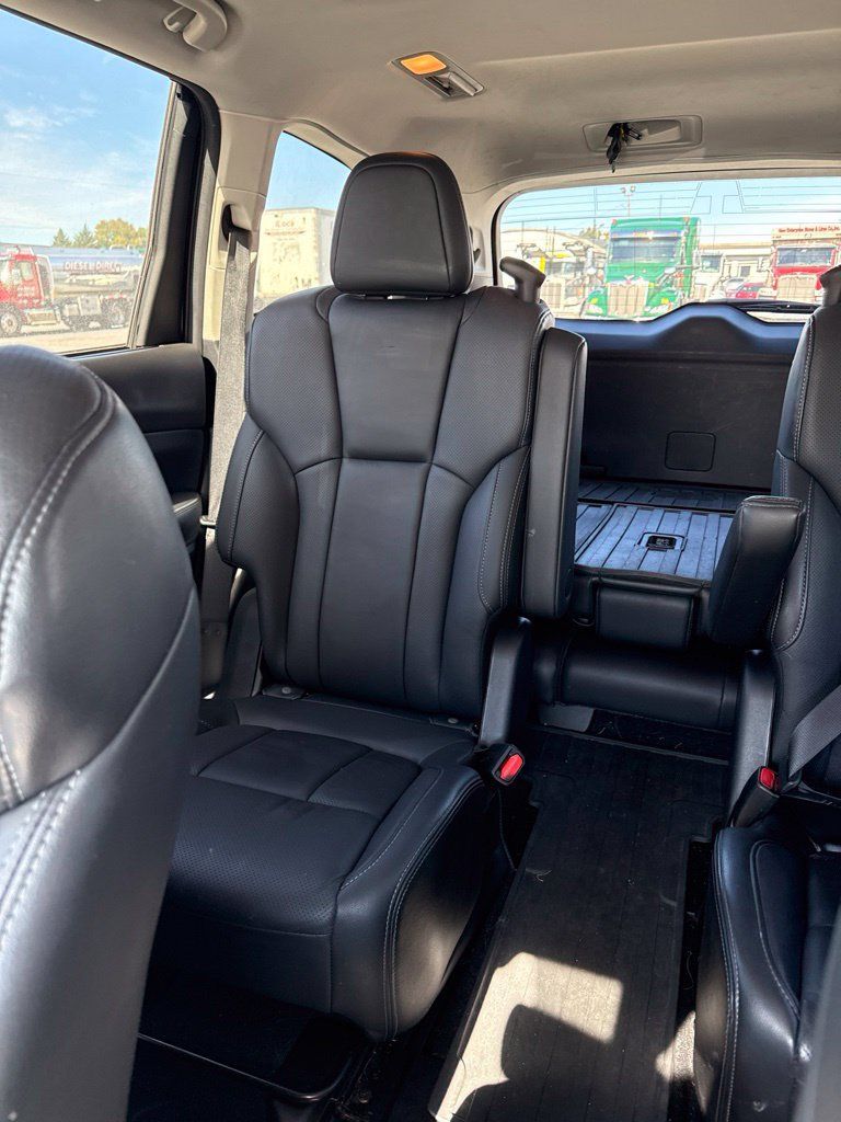 Used 2021 Subaru Ascent Limited w/ Technology Package AWD/4WD image 11