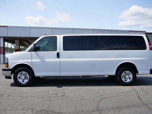 Used 2019 Chevrolet Express 3500 LT w/ LT Preferred Equipment Group RWD image 33