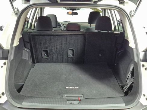 Used 2023 Nissan Rogue S image 24