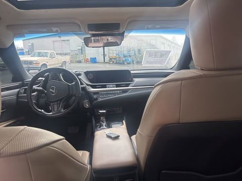 Used 2020 Lexus ES 350 w/ Premium Package image 17