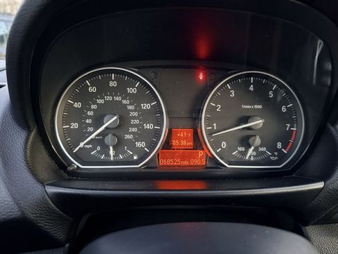 Used 2011 BMW 135i Convertible image 17