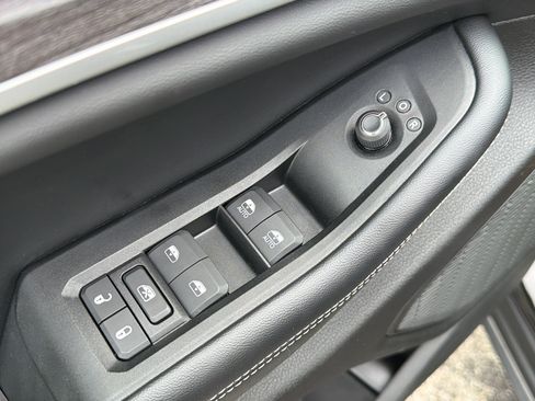Used 2025 Jeep Grand Cherokee L Limited w/ Luxury Tech Group II AWD/4WD image 12