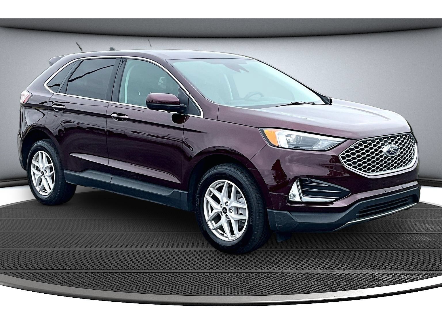Used 2024 Ford Edge SEL w/ Convenience Package AWD/4WD image 2