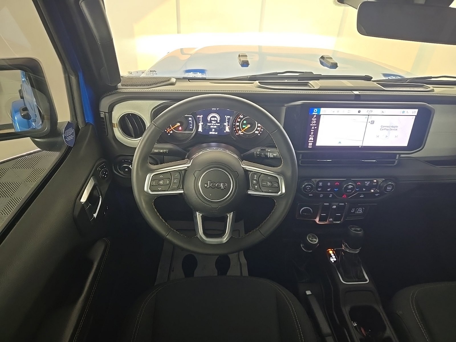 Used 2024 Jeep Wrangler Unlimited Sahara w/ Technology Group AWD/4WD image 11