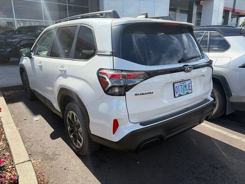 Used 2025 Subaru Forester Premium w/ Convenience Package #1 AWD/4WD image 6