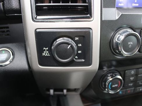 Used 2020 Ford F150 Lariat image 19