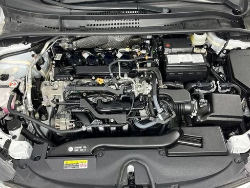Used 2025 Toyota Corolla LE FWD image 8