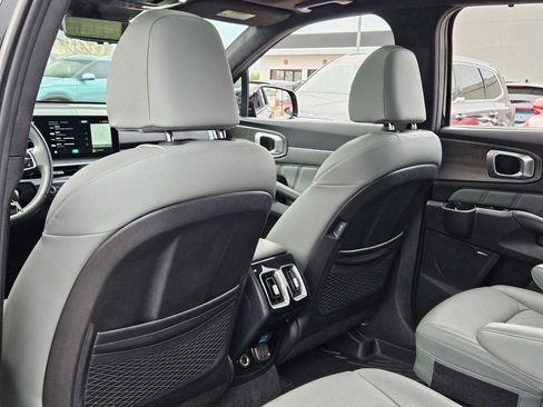 Certified 2025 Kia Sorento SX Prestige w/ Sage Leather Package image 19