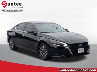 Used 2024 Nissan Altima 2.5 SV image 1