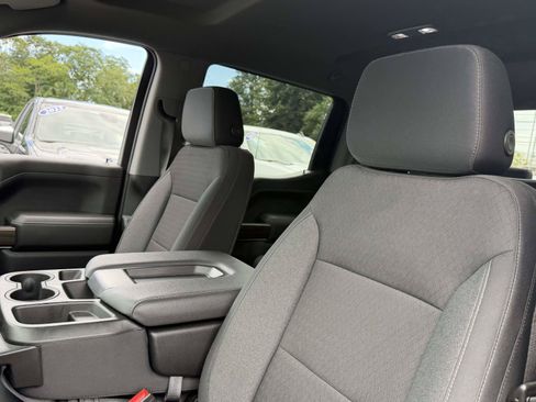 Certified 2022 Chevrolet Silverado 1500 RST w/ LPO, Blackout Package AWD/4WD image 9