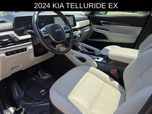 Used 2024 Kia Telluride EX w/ EX Captain's Chair Package FWD image 26