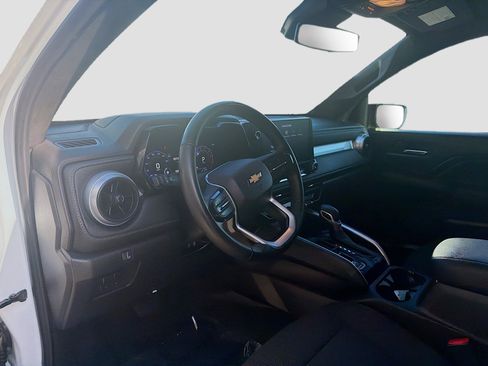 Used 2024 Chevrolet Colorado LT w/ LT Convenience Package image 9