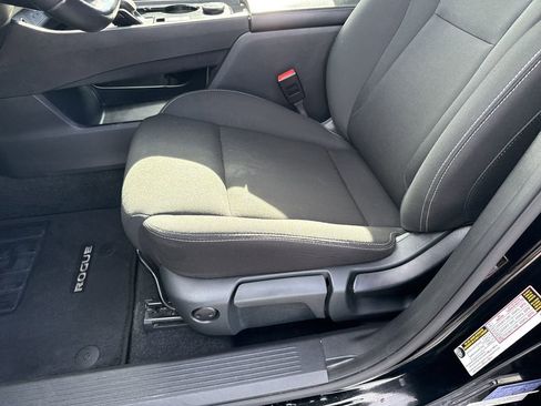 Used 2023 Nissan Rogue S image 11