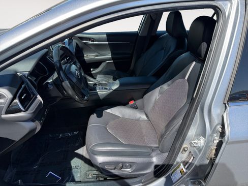Used 2023 Toyota Camry XSE FWD image 10