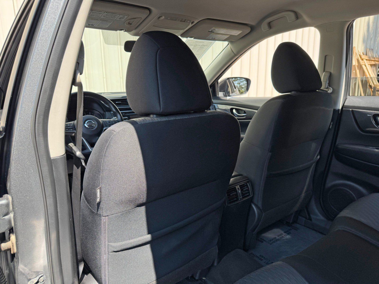 Used 2017 Nissan Rogue SV FWD image 28