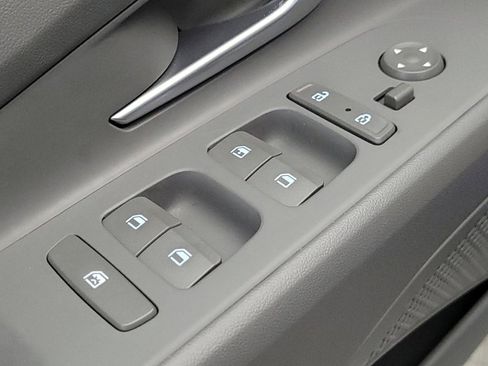 Used 2023 Hyundai Elantra SE image 27