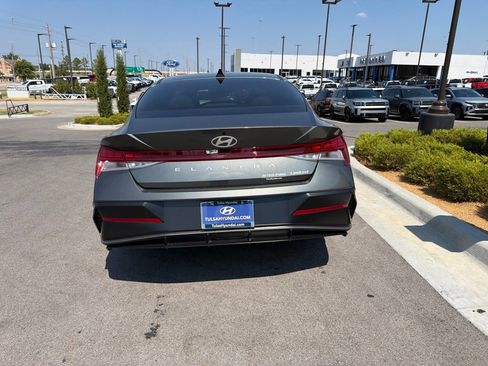Certified 2026 Hyundai Elantra Limited FWD image 7