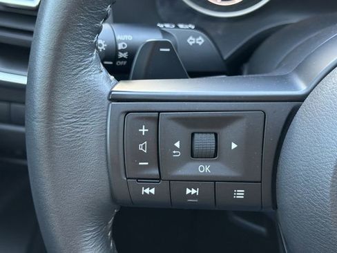 Used 2024 Nissan Rogue SV w/ SV Premium Package image 12