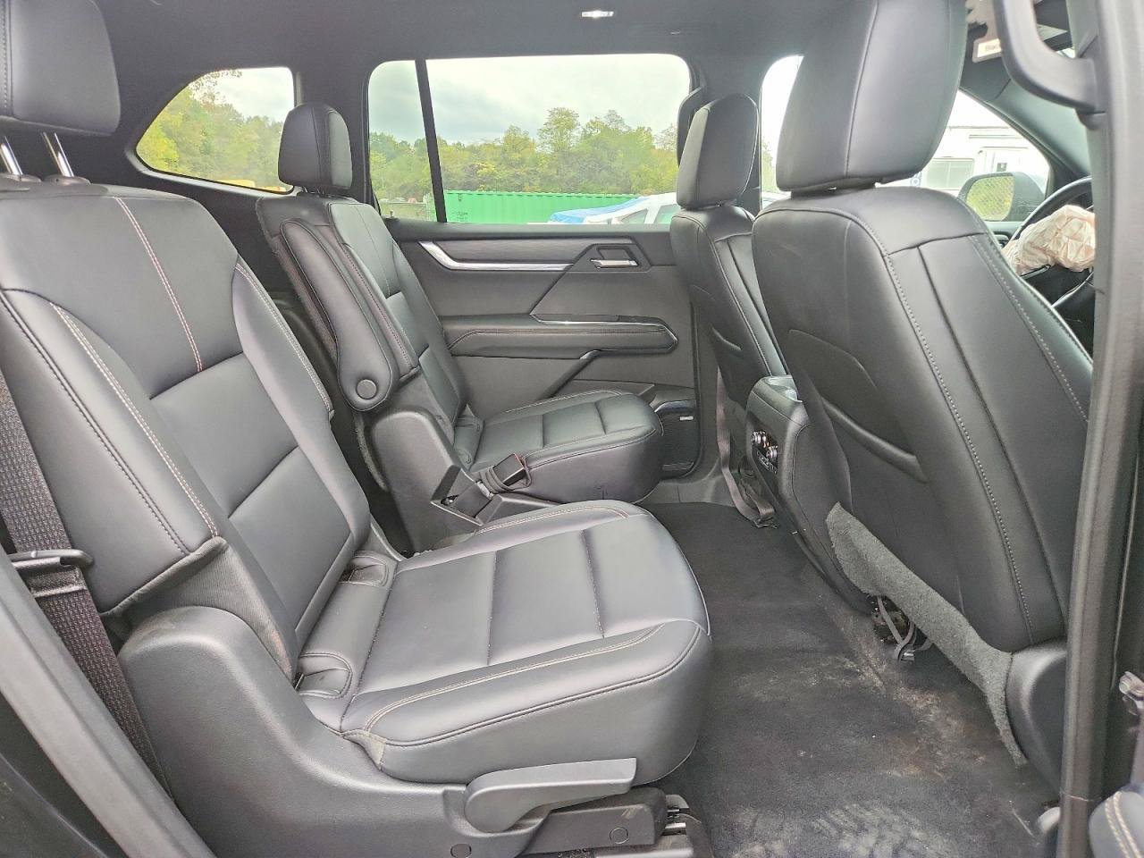 Used 2024 GMC Acadia Elevation w/ Black Edition AWD/4WD image 9