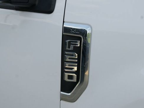 Used 2019 Ford F250 XL w/ Power Equipment Group AWD/4WD image 9