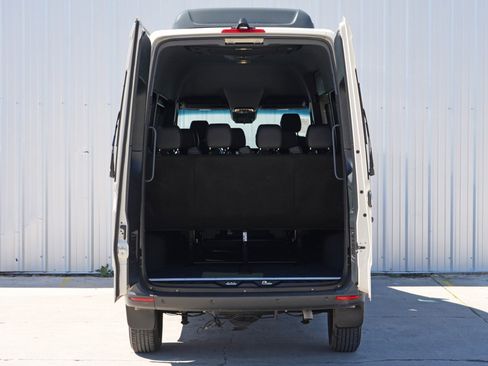 Used 2023 Mercedes-Benz Sprinter 2500 image 10