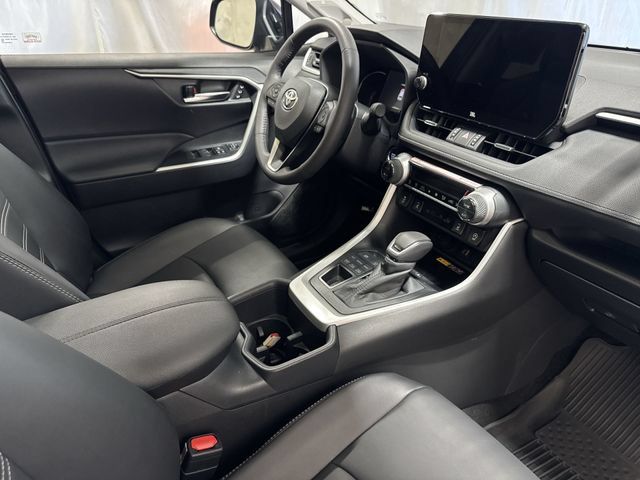 Used 2025 Toyota RAV4 XLE Premium AWD/4WD image 30