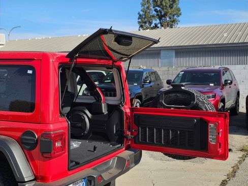 New 2026 Jeep Wrangler Unlimited Rubicon AWD/4WD image 8