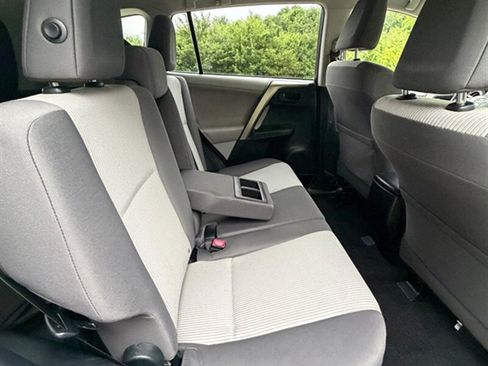 Used 2013 Toyota RAV4 LE FWD image 20