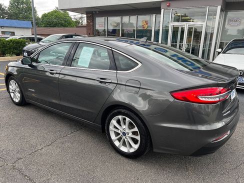 Used 2019 Ford Fusion SEL FWD image 12
