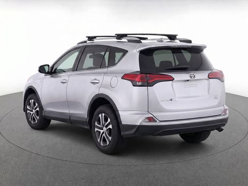 Used 2016 Toyota RAV4 LE AWD/4WD image 3
