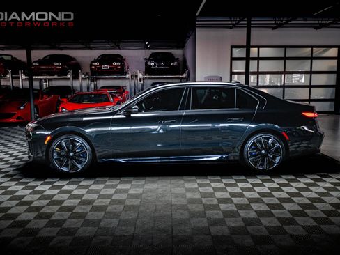 Used 2023 BMW i7 xDrive60 image 52