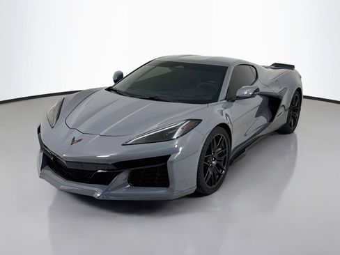 Used 2024 Chevrolet Corvette Z06 RWD image 3