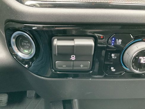 New 2026 Chevrolet Silverado 1500 ZR2 image 42