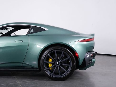 Used 2023 Aston Martin V8 Vantage Base image 13