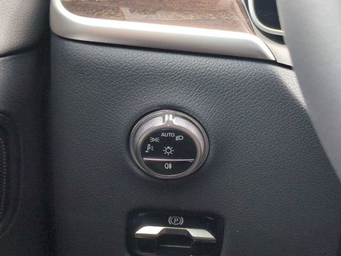 Used 2025 Mercedes-Benz GLC 300 GLC 300 image 29