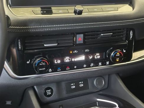 Used 2025 Nissan Rogue SL w/ Tech Package AWD/4WD image 29